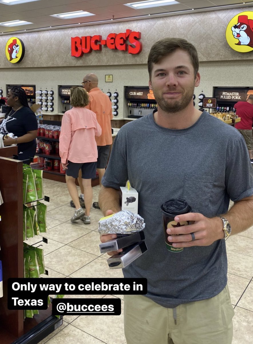 GOLF_com's tweet photo. Dinner of champions for @Samburns66 https://t.co/plj88bXggj