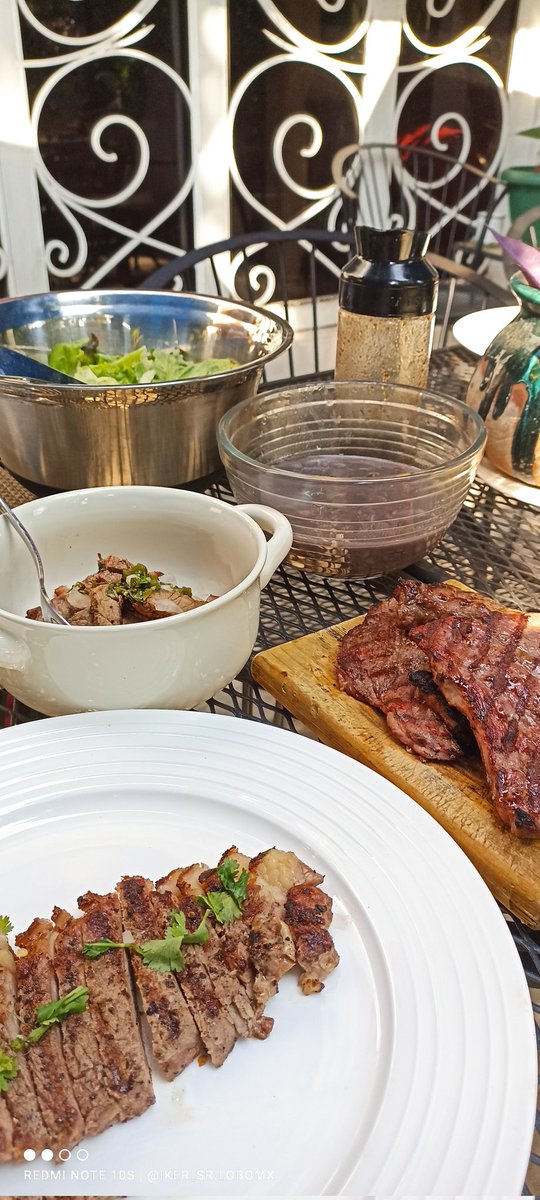 IkerSrLoboMX's tweet photo. #asado #DomingoEspetacular #grill #MasterChef #masterchefjunior #MasterChefLatinos https://t.co/eZJ4AwEunK