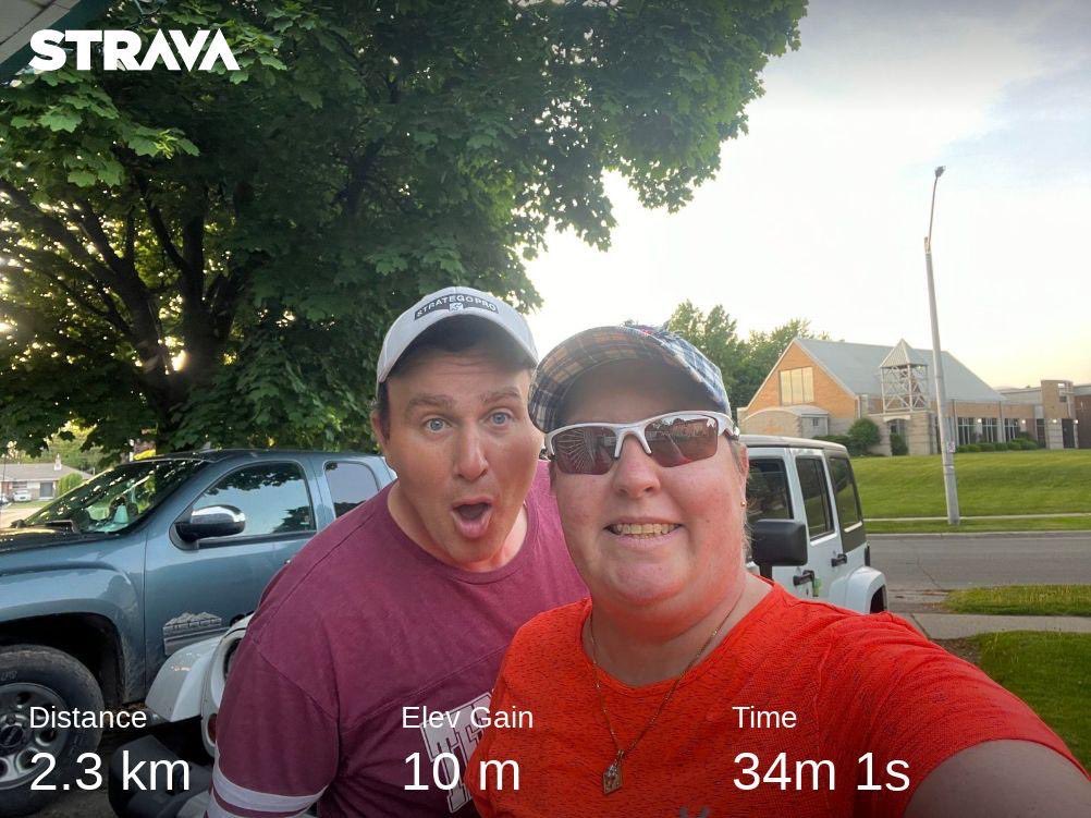 Nrgizr11's tweet photo. #EducatorsONTheMove Day 136 #RWRunStreakEh Day 7. An evening walk with my goofball. Temps were gorgeous for walking. A “run” on #Cubii before my amazing parents came from Port Elgin for an afternoon visit.
@fit_leaders #BoycottAverage #BeatHodgkinsLymphoma #BeatBleomycinLung https://t.co/EaCgNWHRYG