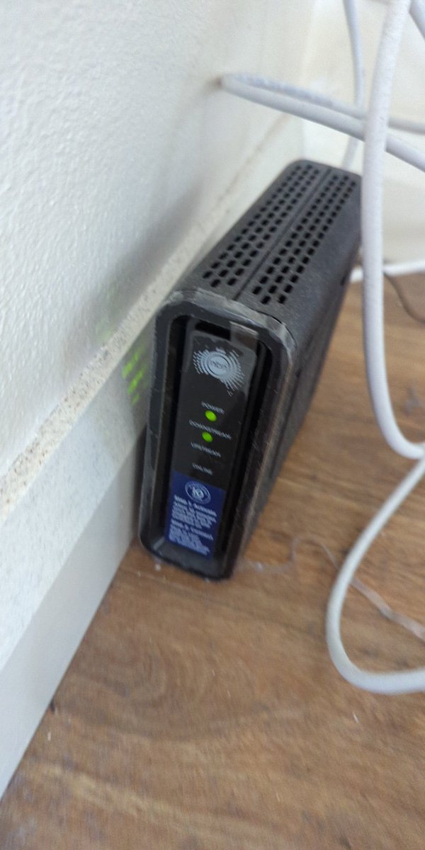 hoser_meier's tweet photo. @Optus @NBN_Australia this is the problem with Telco customer service, not understanding that the nbn connection biz has nothing to do with a wifi network. Ridiculous. THE NBN IS DOWN https://t.co/8C7ng6QskL