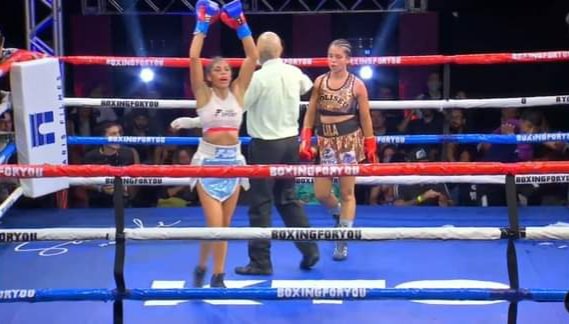 Paola Benavidez cayó en fallo unanime ante la local Lila Neuza Furtado en San Pablo, Brasil.

La chaqueña realizó una buena performance, pero los jueces dieron ganadora a Furtado quien logró adjudicarse el latino WBC que estaba en juego.

📸 Roberto Omar Cobe