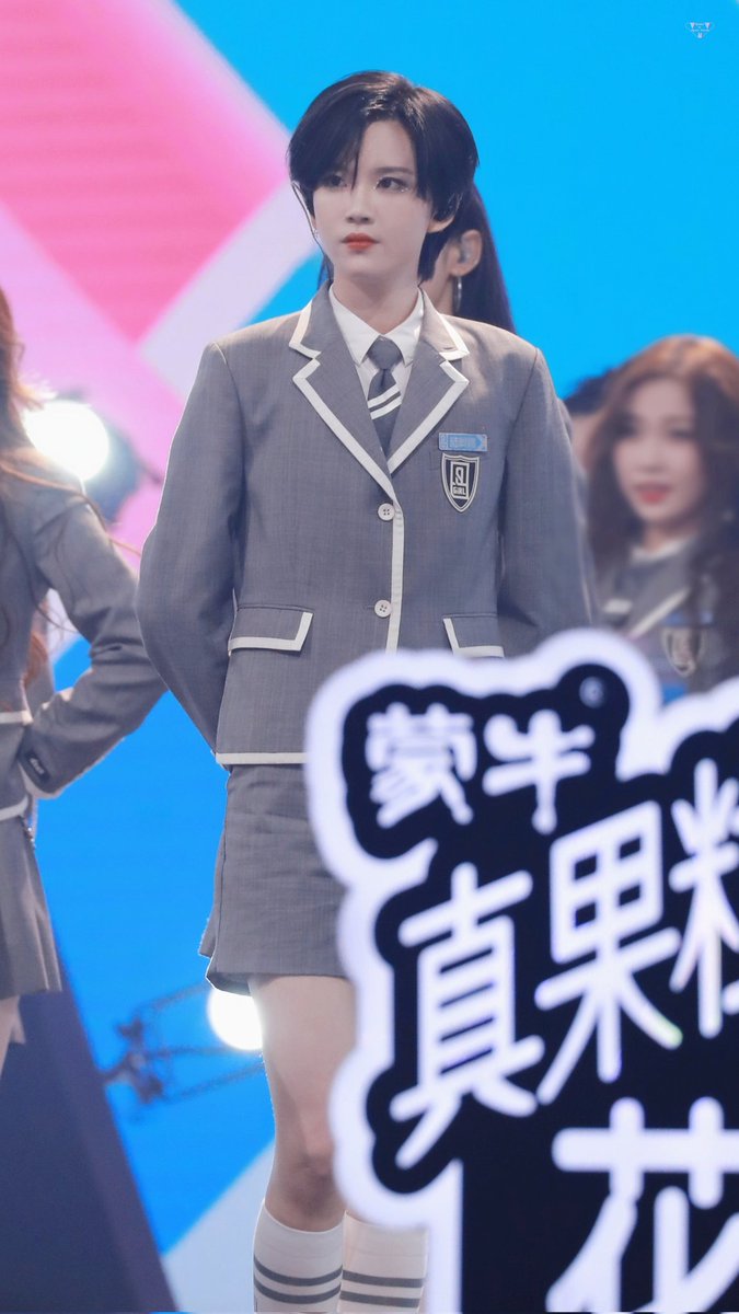 200530 © RabbitinTigersMouth_陆柯燃
— new pictures from debut night
#KERAN #陆柯燃 #LUKERAN