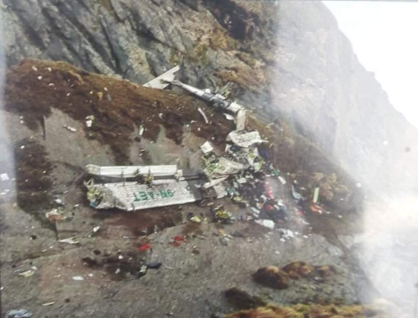 ROEUpdates's tweet photo. Breaking: The Tara air plane that had been missing since yesterday was found in such condition.
Crash site: Sanosware, Thasang-2, Mustang
Pic: Nepal Army
#Sad #NepalPlaneCrash #TaraAirlines 
#roeupdates #FYP https://t.co/icWoK0RkO3