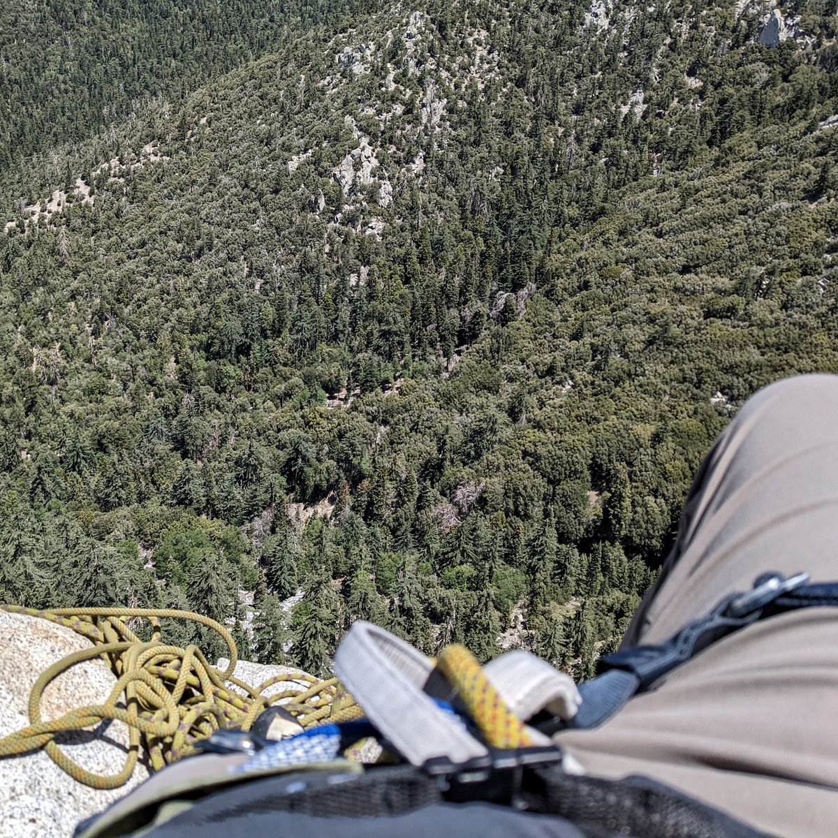 howtogetlost's tweet photo. Hanging out on a mountain side about 500ft up. Honestly it's been a while since I have done a proper adventure, so it felt good to get back out. Taquitz, Idylwild CA https://t.co/j0KjaFu7ZA