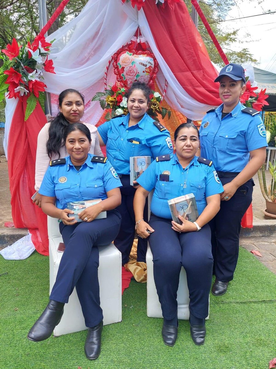 ItzaJimena's tweet photo. #BenditasMadres| La compañera Rosario tiene toda la razón, el mejor regalo para las madrecitas es poder gozar con las familias en paz y tranquilidad @PrensaPopulr #Nicaragua #PrensaPopular https://t.co/CpU7hrVfOh