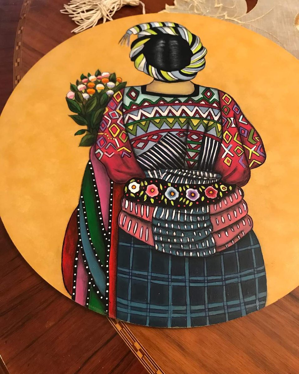 andrespretzel's tweet photo. Estos portaplatos pinta mi madre a mano es un trabajazo! Por favor su ayuda con un RT! Envíos a todo el país! https://t.co/ne8MRHF8Ri