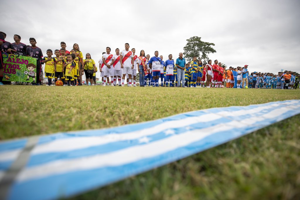 Además, junto al viceprefecto, Coco Yunez, anunciamos el asfaltado de la vía principal y el programa integral Guayas Pueblos de Colores del que este Cone histórico será parte para reactivar su economía local. 💪🏻 

#LasObrasVanPorqueVan