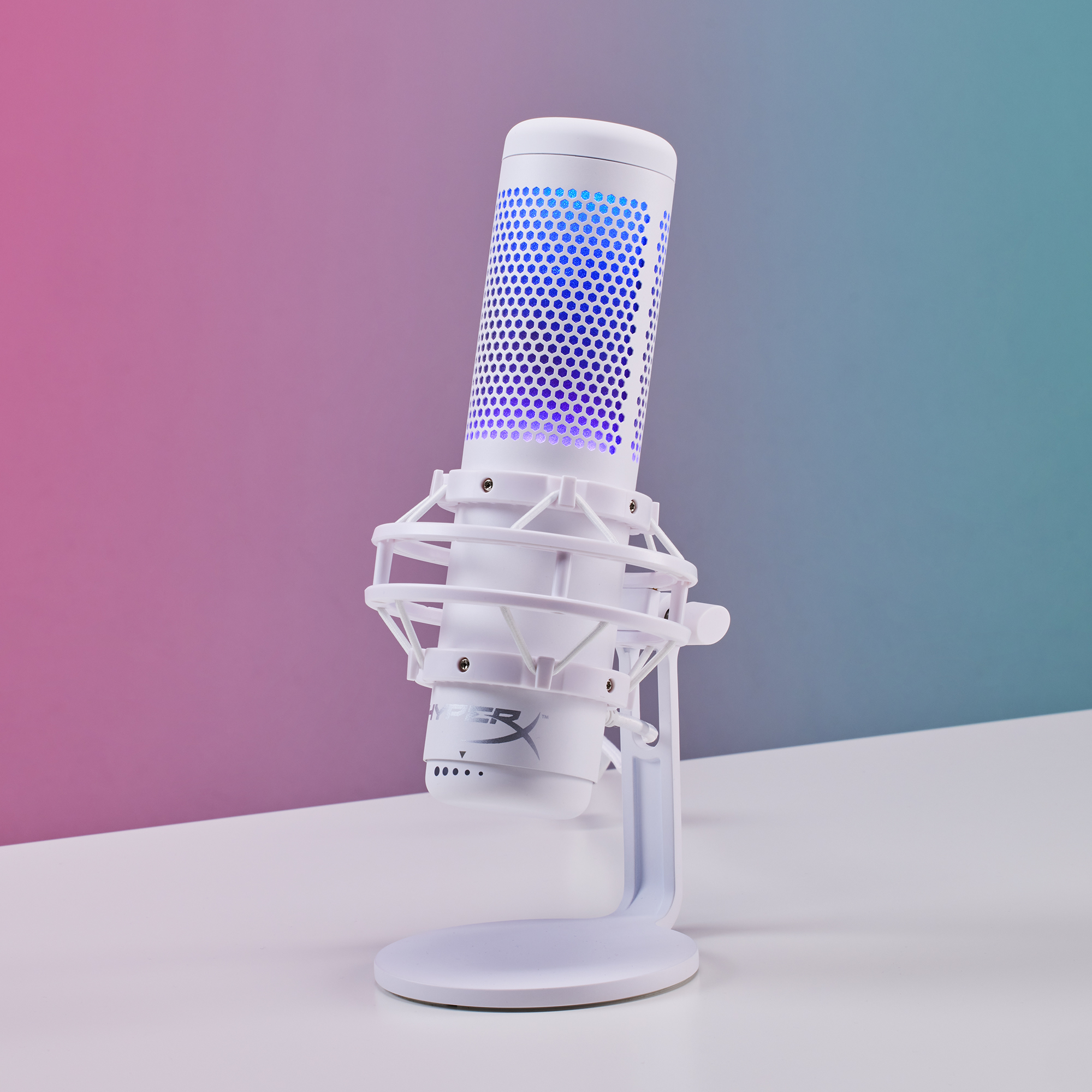 未使用HYPERX QUADCAST S ホワイト メルカリで希少な白】HyperX QuadCast S(White)【マイク】