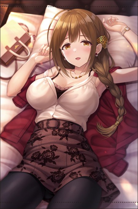 【同人通販】新作B2タペストリー数種と一部の過去作に在庫追加が反映されました!🙌✨ぜひこの機会によろしくお願いします～!!🙏🌸

桑山千雪[ほろ酔いベッドイン.ver] / B2タペストリー | tomatohouse-905'sBooth https://t.co/TPcxR3bbU5 #booth_pm 