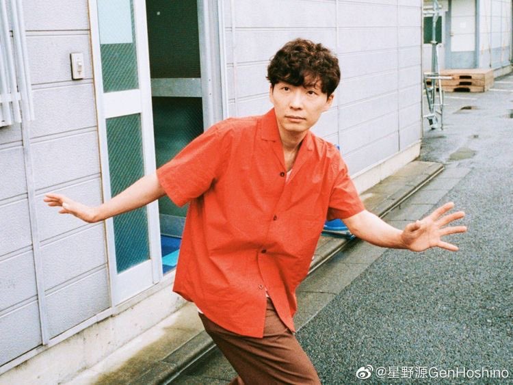 9cIOJEcbSI7qxye's tweet photo. 내한 계기는?
“친구들과 있는데 한국의 팬이 와서 ‘겐이 너 내한 할 거야 말거야? 빨리 말해!’ 라고 해서 깜짝 놀라 ‘와캇타’ 라고 했다.” https://t.co/WdfbfzqCxc