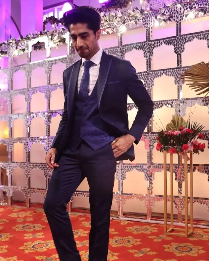 NaruemonHCFans's tweet photo. @ChopdaHarshad "No matter today or any day Wishing you a bright, happy, healthy life..." Hello Monday 😊💛💛💛💛
#HarshadChopda #NaruemonHCFand🇹🇭 #HCFans🇹🇭 #yrkkh https://t.co/14c8Mz3dQn