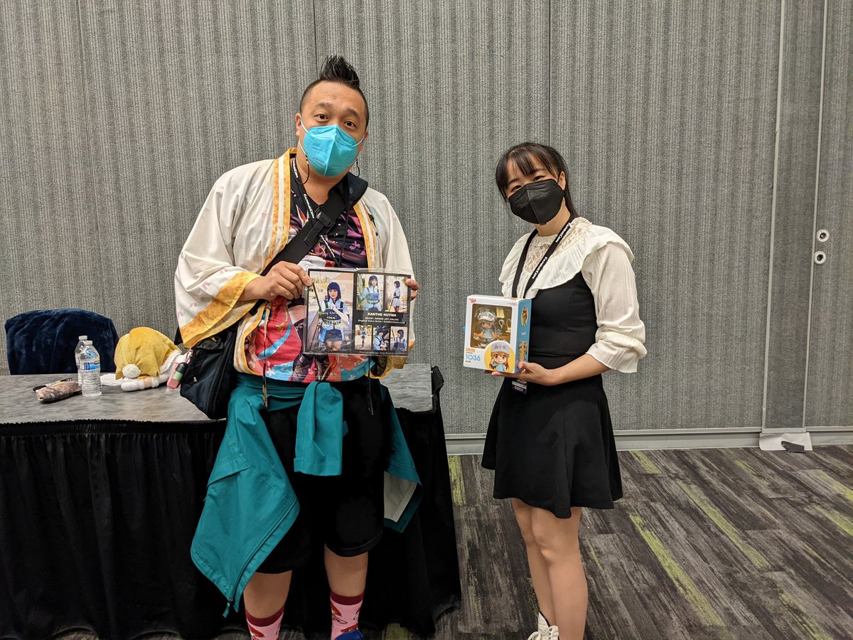 Steve_Vuong's tweet photo. I forgot to take my photo yesterday at autograph but had the opportunity to a retake a photo with thank you @ItsXanthor  😅 😍 https://t.co/inHQ0jdjDC