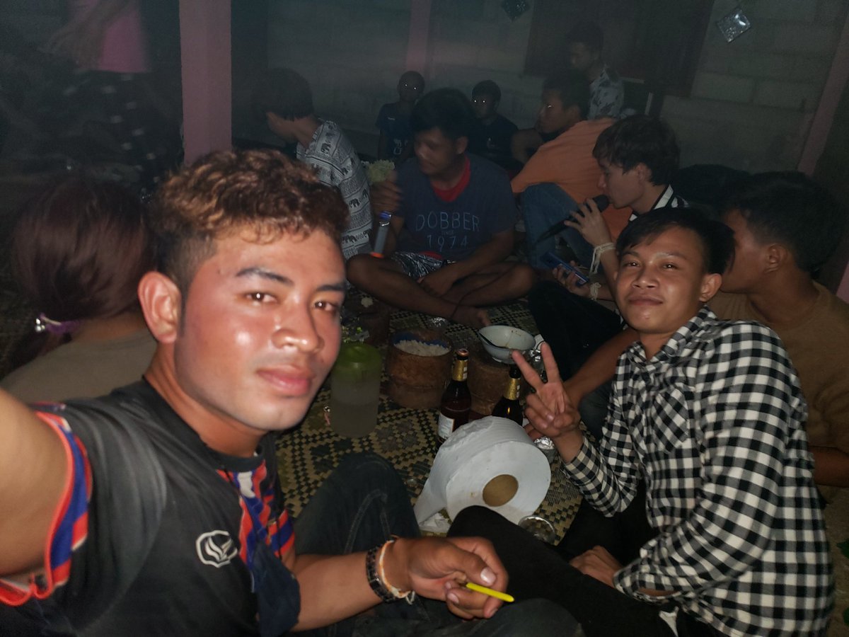 Phe018's tweet photo. ສຸກສັນວັນເກີດນະ https://t.co/uvFJMewopD