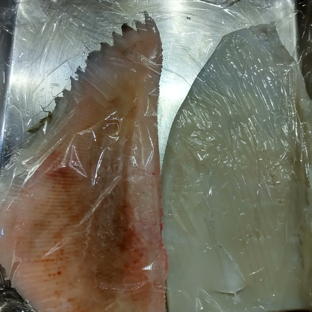 a8aH0iLYhztYKhW's tweet image. 本日のランチ😢

便が遅れた（笑）

生小女子丼

の予定が

まあ、夜に3食限定で生こうなご
食べれます

#生こうなご
#しらす
#しんこ
#東北地方
#今が旬