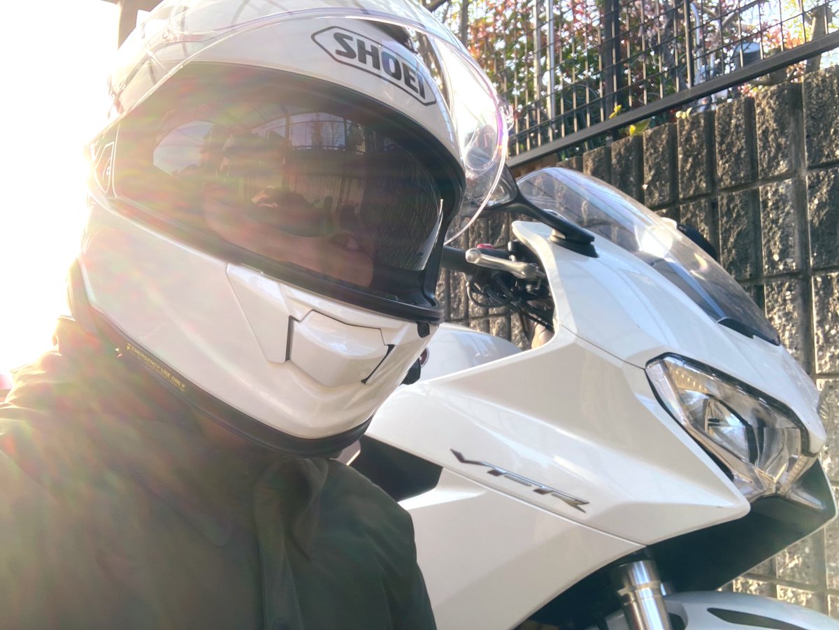 バイク乗りとして軽く自己紹介

性別 : 女
年齢 : 20代
住み : 愛知
愛車 : VFR800F
好き :バイク、カメラ、キャンプ
一言 : Twitter初心者ですが、よろしくお願いします👏

#バイク乗りとして軽く自己紹介
#バイク乗りと繋がりたい