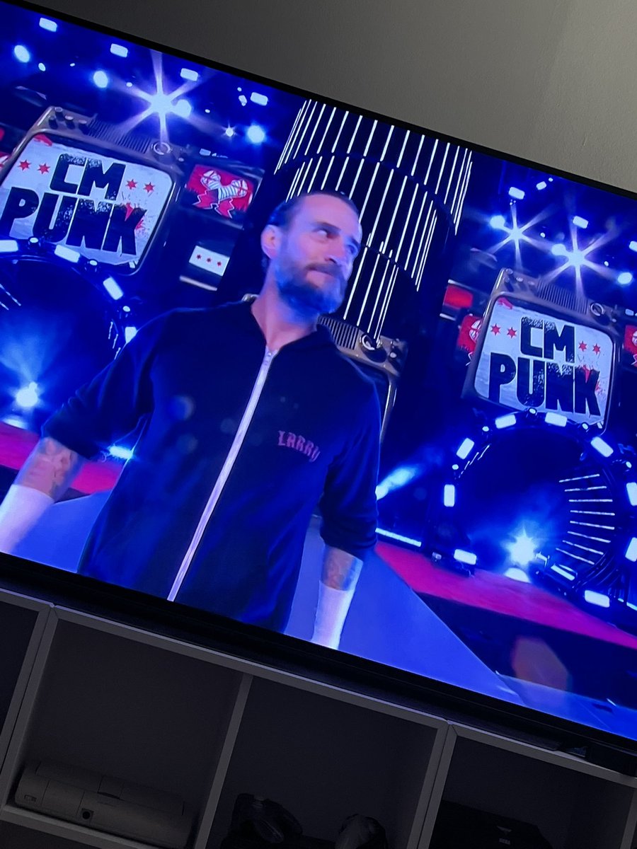 DestinyFomo's tweet photo. LETS GOOOOO!!! @AEW #AEW #DoubleOrNothing #destinyfomo https://t.co/JINMP2pzP7