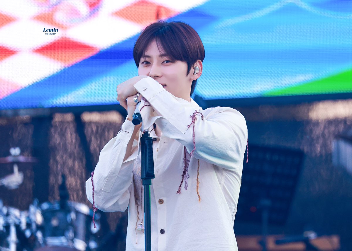 lemin89's tweet photo. 220528 Peak Festival 🎤🪁

#황민현 #민현  
#MINHYUN #HWANGMINHYUN https://t.co/bvcQ9A5GZZ