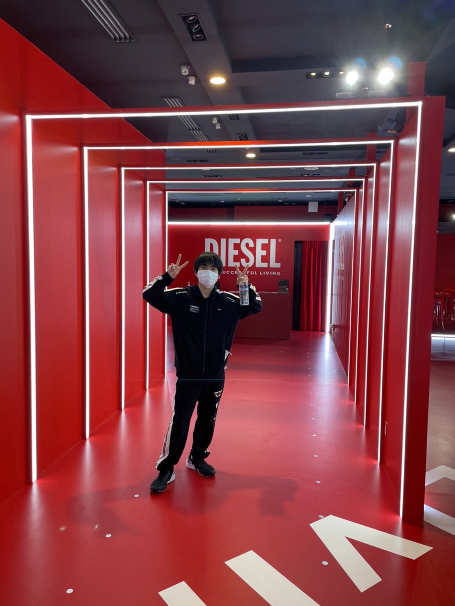 T_Hime1's tweet photo. DIESEL ポップアップ 銀座でお待ちしてます！ https://t.co/e0K25XQc3c