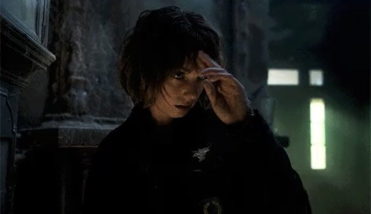 robin really did the lesbian salute when nancy called for her 😂😭