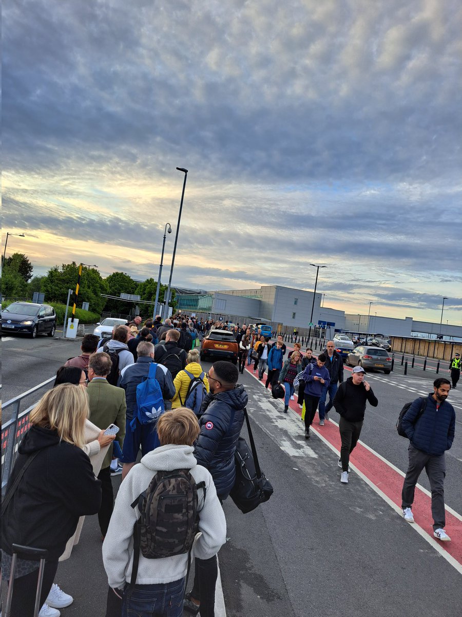 Alex Meredith tweet media