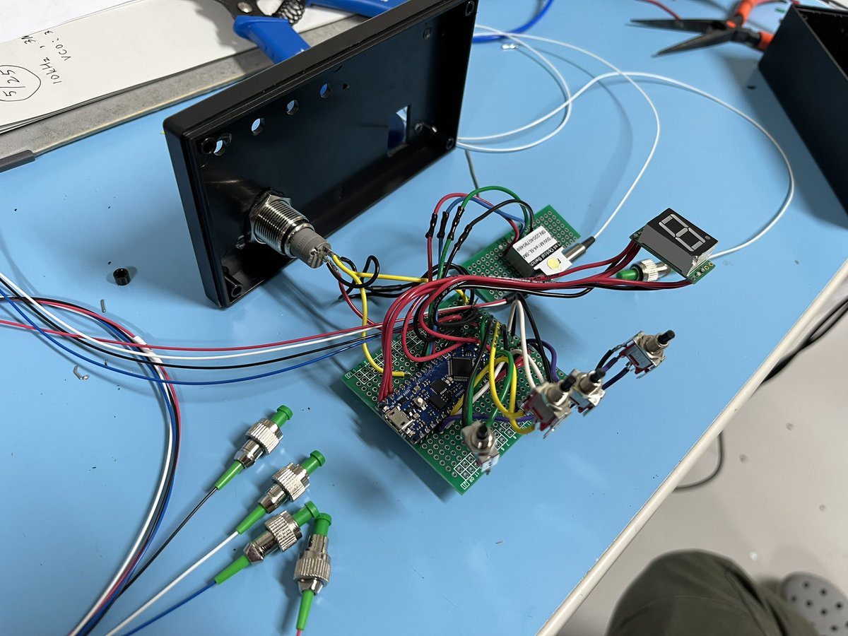 Nishimoto_K_TTD's tweet image. This is the first time I make a device with arduino!!
This is the control device for optical switch.
#arduino #arduino_nano #電子工作