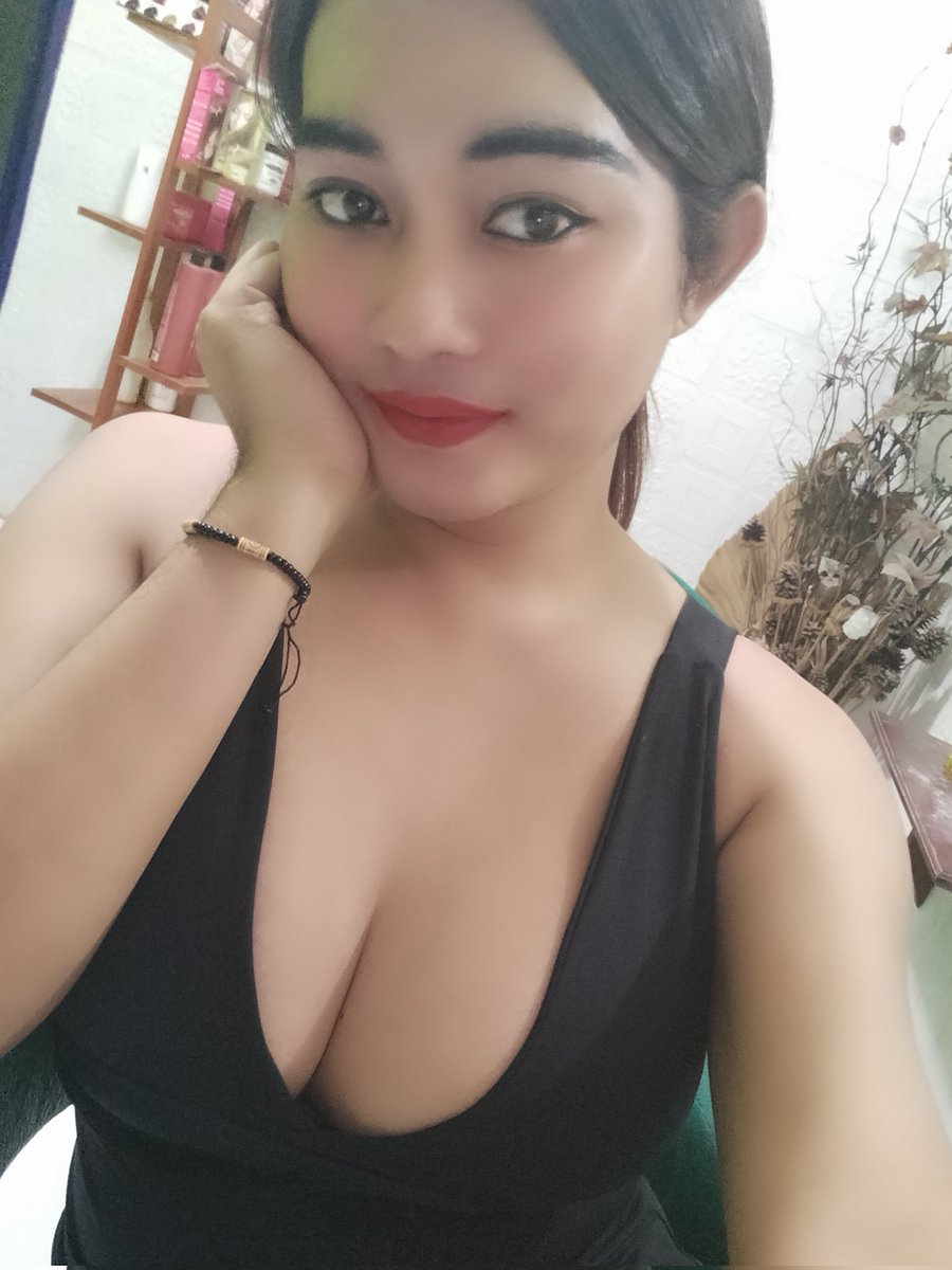 TaniaMakeup5's tweet photo. Gerah banget https://t.co/8ETd8Hy7P6