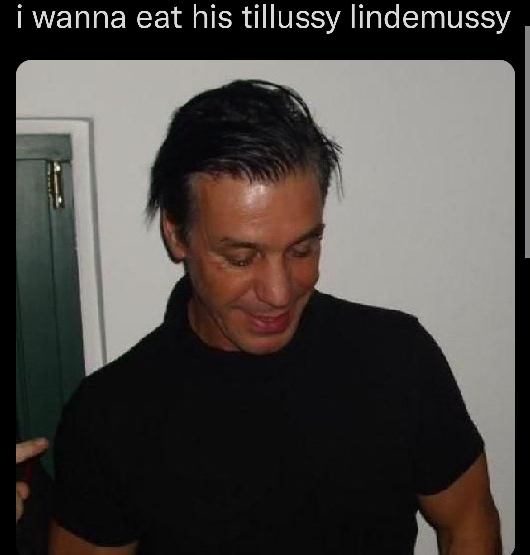 Rammstein Тилль Линдеманн улыбается