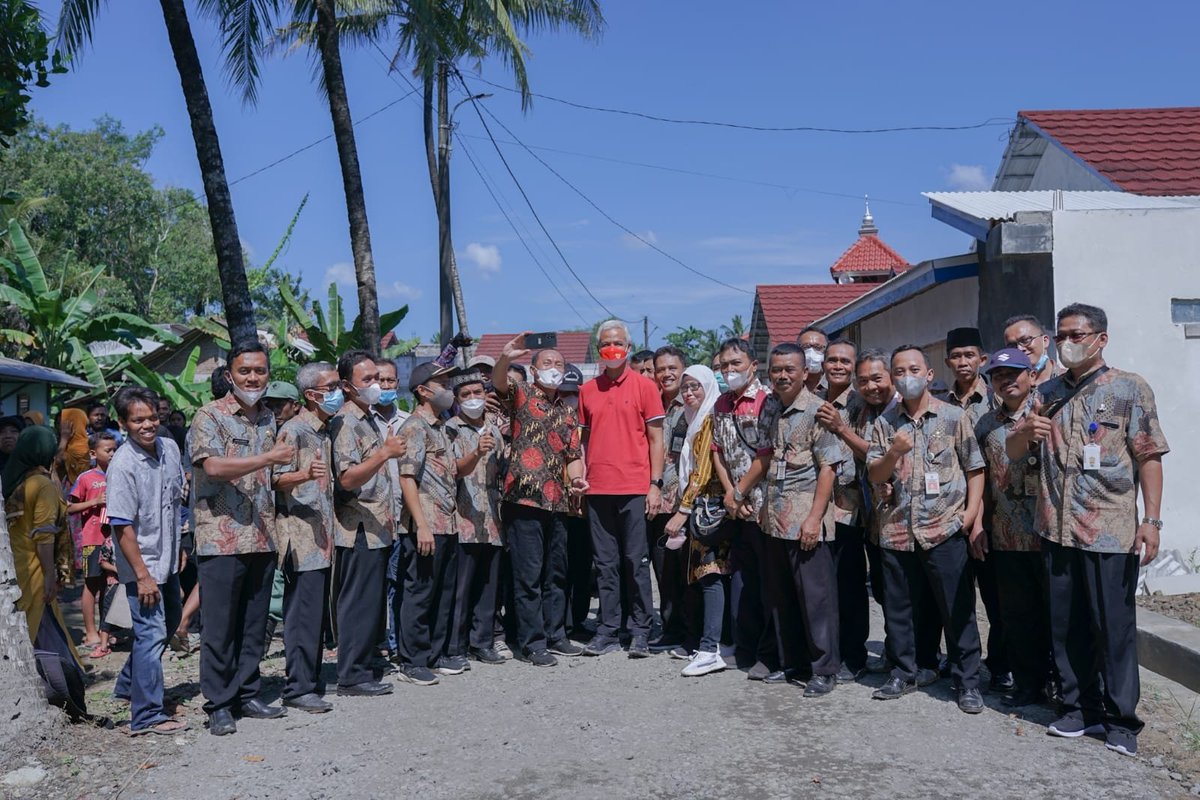 Kantor Desa Karangsari tweet media