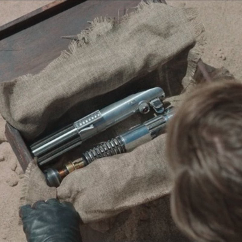 spoiler4you's tweet photo. // #ObiWanKenobi spoilers

I NEED THEM TO STOP https://t.co/jUQ7oZKDey