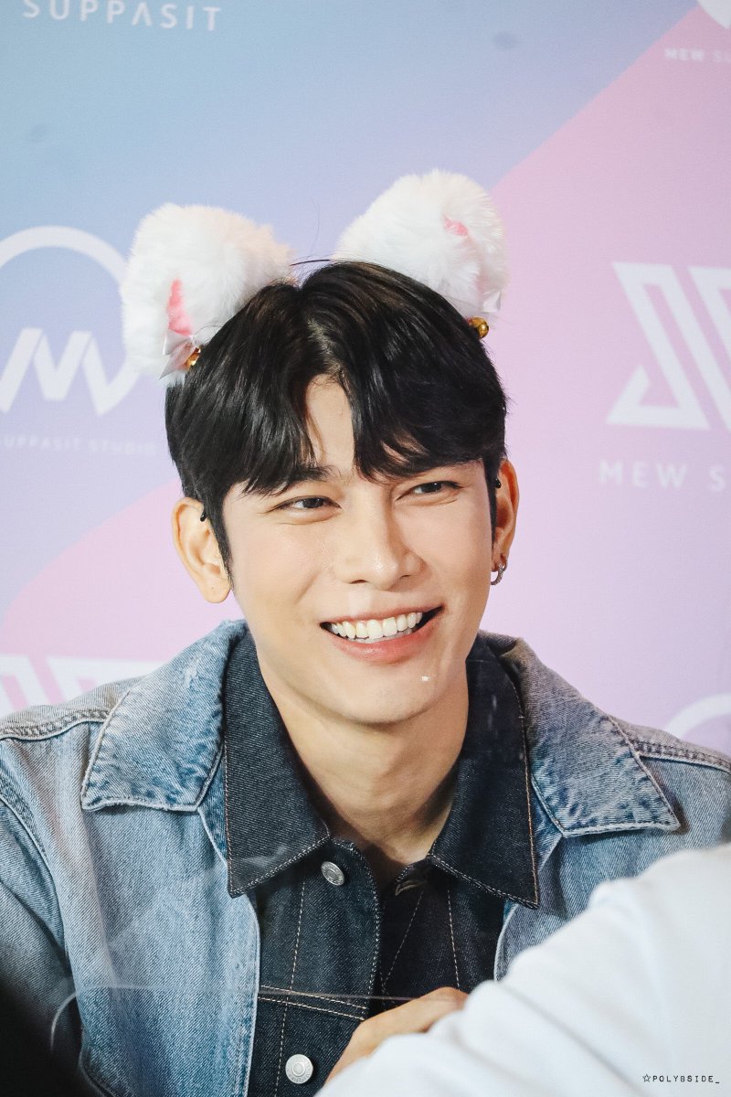 polybside_'s tweet photo. พี่มิวกับเครื่องหัว น่ารัก กรุ๊งกริ๊งกระดิ่งแมว🐰💕
@MSuppasit
#MewSuppasit
#FansignNCallsignOfMSS
#polypicMG https://t.co/QvVsMEEVeb