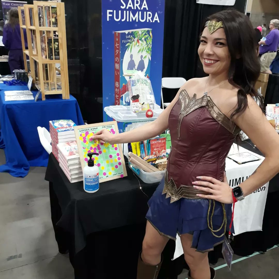 SaraFujimura's tweet photo. My fav picture from my booth at @PhxFanFusion today...#WonderWoman voting for herself on my poll: Wonder Woman or #SheHulk. See you all tmrw w a new poll.

@torteen #FakingReality https://t.co/JM9QffjtWj