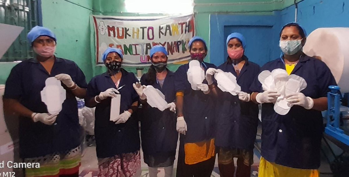 #righttoperiods #YoungWomen #muktokantho group in Kolkata celebrating #MenstrualHygieneDay to #BreakTheSilence on #menstruation <a href="/dipalisharma02/">Dipali Sharma</a> <a href="/ActionAidIndia/">ActionAid Association</a> <a href="/NaghmaKhaliq/">Naghma Khaliq</a>