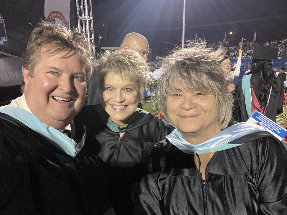 derrickLawson62's tweet photo. So glad @TJMS_Principal was able to join me in celebrating at our joint Alma mater and the graduation of her former middle schoolers now my high schoolers https://t.co/AVUiqPh9kU