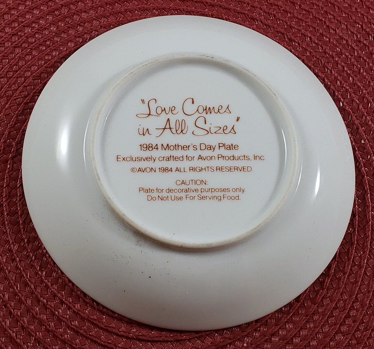 atticesoterica's tweet photo. Vintage Avon 1984 Miniature Plate, Love Comes In All Sizes, Mother's Day Decorative Plate, #vintageavonplate, #vintageavon https://t.co/2KGmVJc2Kv #Collectibles #Etsy #AtticEsoterica #BestOffer #Antiques #Curios #Vintage #MiniaturePlate https://t.co/9gb7C22MyF