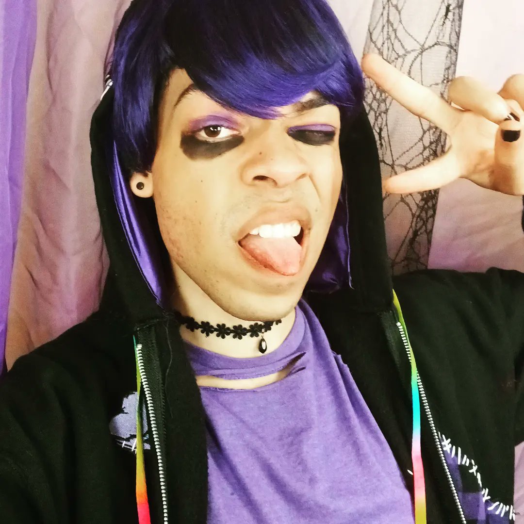 PDonovaughn's tweet photo. Cosplaying all the sides in one day like I'm valid or something https://t.co/R3rsizXHWZ