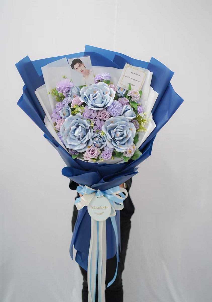 ONLY_M34N's tweet photo. Congrats​🎉​🎉
Happy graduation,we will  always support you!😘😘😘

@m34nismind
#MeanPhiravich
#CongratsMeanPhiravich https://t.co/HSCeNXVitX