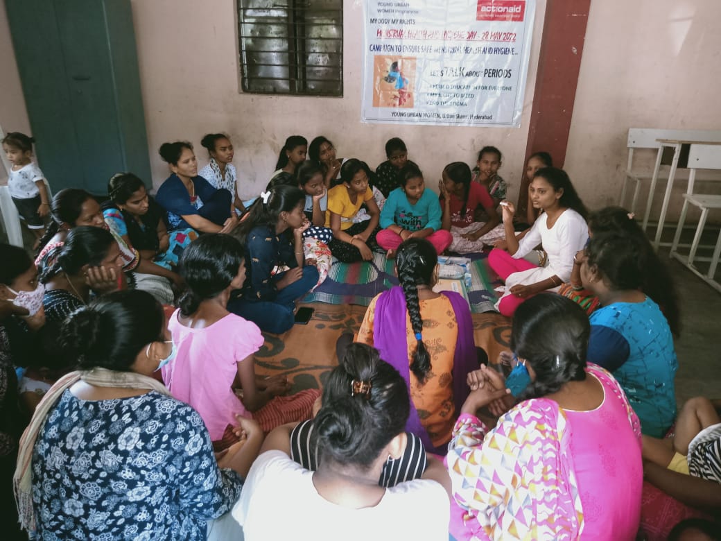 Young girls being trained in sustainable ways to manage periods

Mentruation is no shame. End periods stigma  #righttoperiods #actwithher <a href="/ActionAidIndia/">ActionAid Association</a> <a href="/NaghmaKhaliq/">Naghma Khaliq</a> <a href="/VandanaBurder/">Vandana Paul Burder</a>