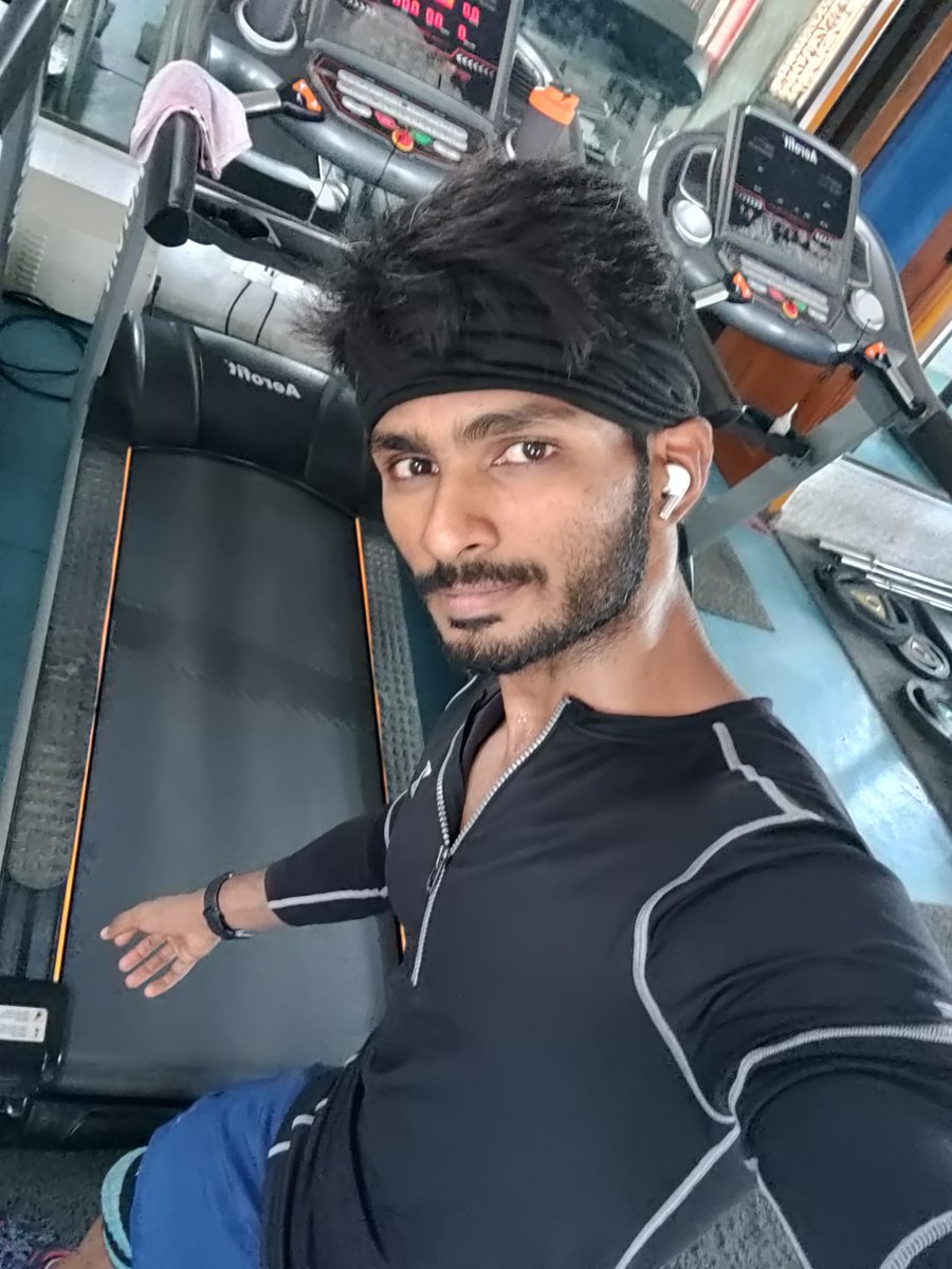SrinivasFitness's tweet photo. Such a LOVELY &amp; Happy Run 🏃🏾💙❤️
#2Hrs of Strength Training 🏋️
And #80Mins of #Running 🏃🏾🔥 https://t.co/nMozzyoe1d