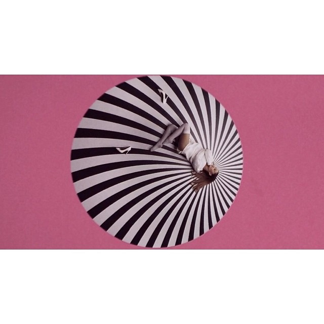 throwbacksofag's tweet photo. ariana grande via instagram post 8 years ago today with "#problemvideofriday "(28th may 2014) https://t.co/BjOiG3QkE4