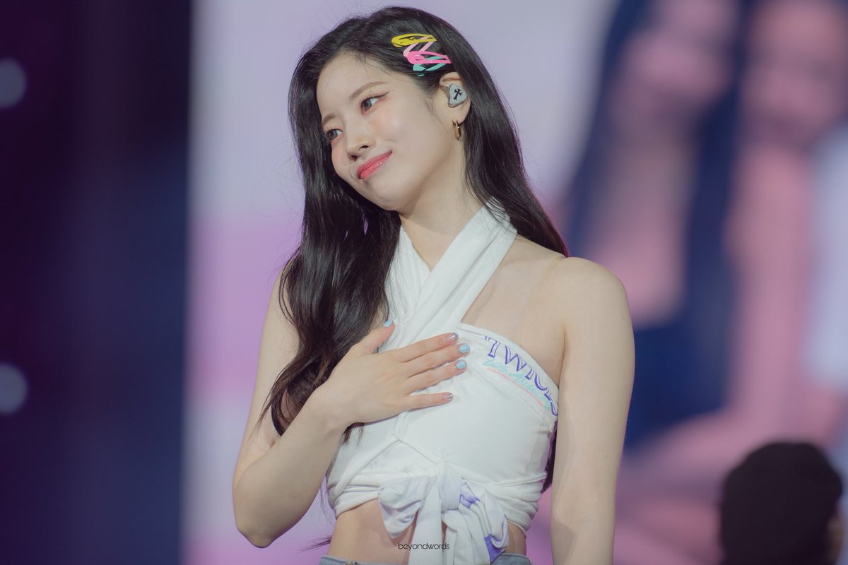 BeyondWords1020's tweet photo. #트와이스 #다현 #TWICE #DAHYUN 

생일 축하해 🫡♥️🌻
@JYPETWICE https://t.co/3eEDt9KM1Q