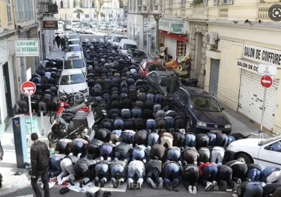 MrJustinMartin's tweet photo. @patjardin59 @soutienDuRN Avec un projet politique mortifère...
#Islamisation
#IslamDanger https://t.co/9hx6Y1Y2ew