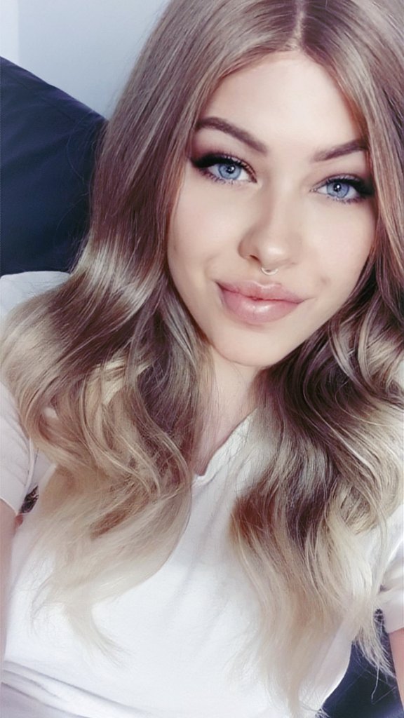 TW Pornstars - 𝐄𝐦𝐦𝐚𝐥𝐞𝐢𝐠𝐡 𝐊𝐞𝐥𝐥𝐲 ᴼⁿˡʸᶠᵃⁿˢ ¹⁸⁺ . Twitter. I'm home, he's