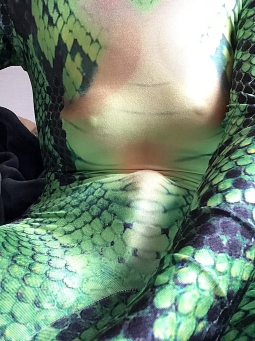 I love this snake zentai #zentai #crossdressing https://t.co/eb2jCXC1J0<a href="/tag/zentai"class="tags">#zentai</a><a href="/tag/crossdressing"class="tags">#crossdressing</a>