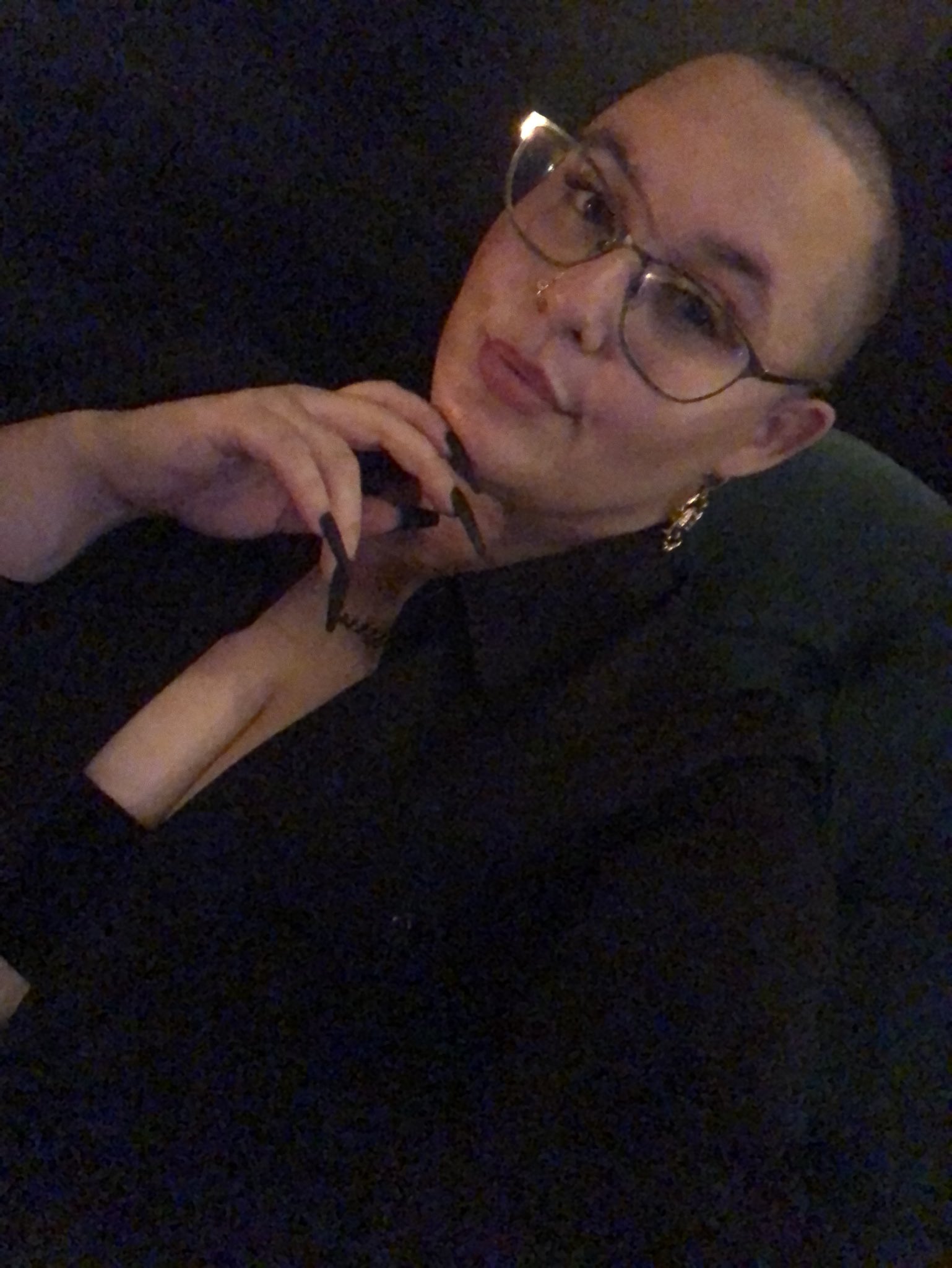 I have a bunch of selfies I have yet to drop and I’m super excited 🐍 https://t.co/ZQlhPYpffl