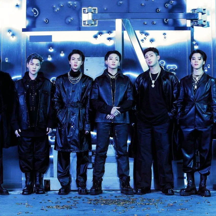 Poof photo 🥵😣😣 OMG #wearebulletproof #BTS_Proof