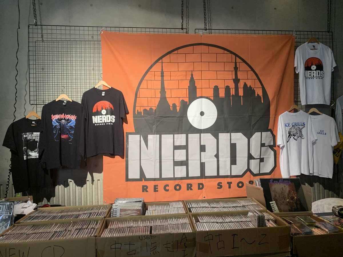BLOODAXE FESTスタートしています🅱️🪓 <a href="/nerdsjp/">NERDS</a> ブースにて <a href="/icegrillsjp/">ICE GRILL$</a> と出していますので是非展開中にお越しくださいませ🌇