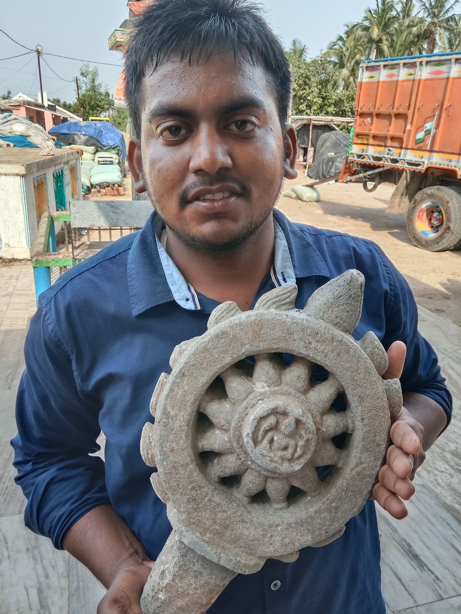 ସରଂକ୍ଷିତ ହେଲା ମୋ ମାଟିର ପ୍ରାଚୀନ ଗଙ୍ଗବଂଶୀୟ କୀର୍ତ୍ତିରାଜି ଚକ୍ରନାରାୟଣ ଶୀଳା
ଧନ୍ୟବାଦ <a href="/Deepak4Heritage/">Deepak Nayak (ହଜିଲା ଐତିହ୍ୟର ସନ୍ଧାନେ)</a>