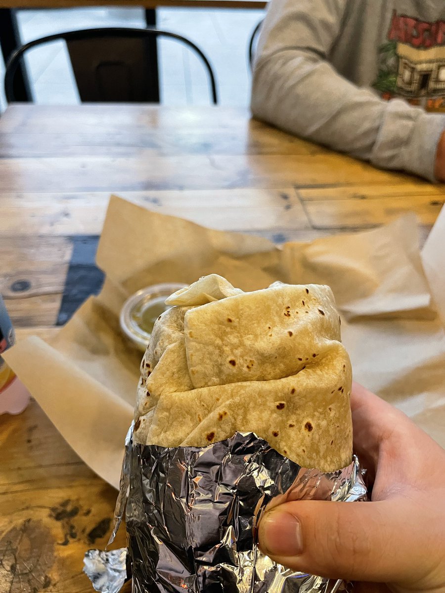 _bennettm_'s tweet photo. The best burritos in the Bay. https://t.co/pLxQgwAt7p