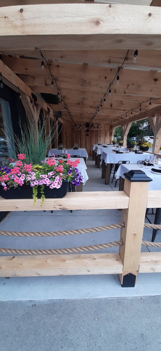 MYorke27's tweet photo. The #LaPàella patio on Queen @ Coady was truly the nicest in the #Eastend Lets resolve this issue in support of the 'hood. @LeslievilleBIA @PaulaFletcherTO @JohnTory Delighted to know #collaboration is working! #tourism #StrollTO #Hospitality #laPaellaLeslieville @cityoftoronto https://t.co/RvpcCSVCEt