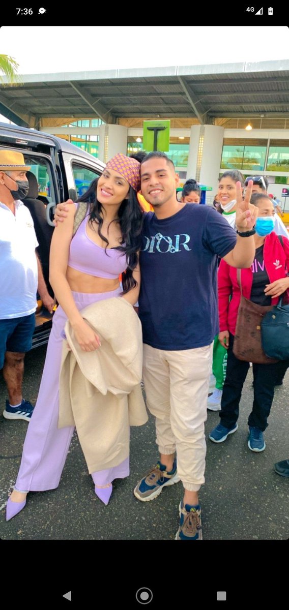 Mientras que la Pe..a  sigue ladrando la Queen 👑 está feliz y haciendo lo que más le gusta 🎤🎶🌟 #MagalyTvLaFirme recibida con mucho amor ❤️